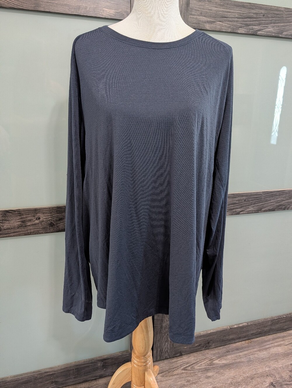Lululemon Men's Navy Long Sleeve